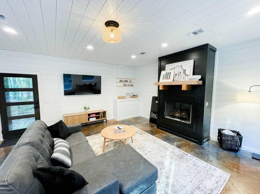 The Riser - Brand New Modern Cabin In ブロークン・ボウ エクステリア 写真